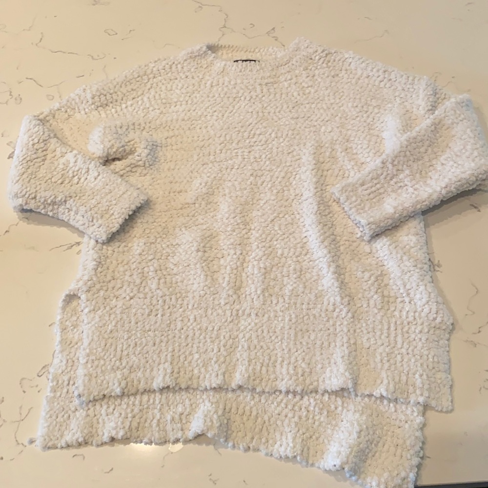 Leani Sweater size M